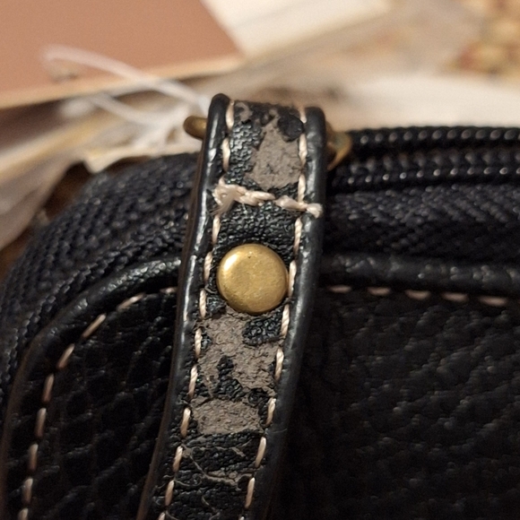 b.o.c Black Charging & RFID Wallet - Picture 5 of 15